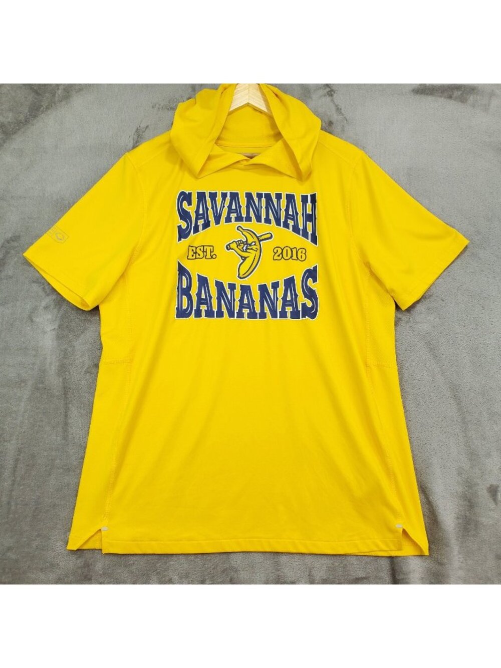 Savannah Bananas Mens XL Short Sleeve Hoodie Evoshield Yellow Crowd SS Tech Tee